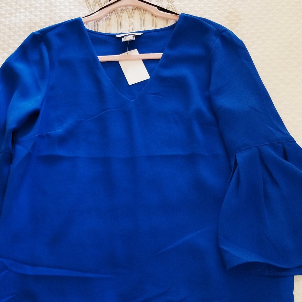 BRAND NEW H&M BLOUSE WITH BELL SLEEVES